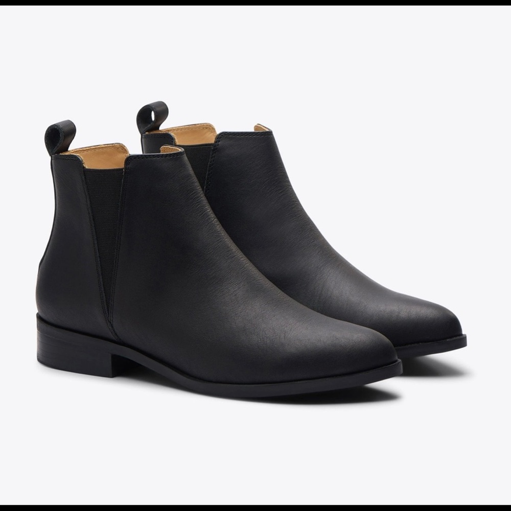 Nisolo Black Everyday Chelsea Commuter Boot 6.5